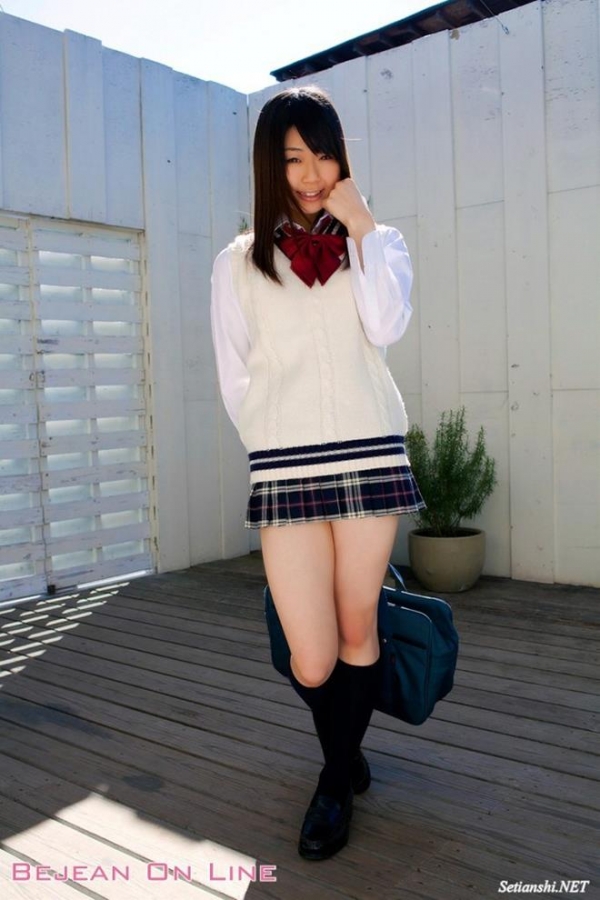 女子高生の制服エロ画像 27