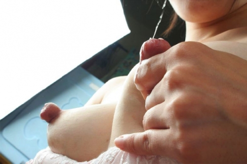 【経産婦母乳乳首】ママンのミルクを直飲みしたい母乳マニアのためのピュッピュエロ画像ｗｗｗ1